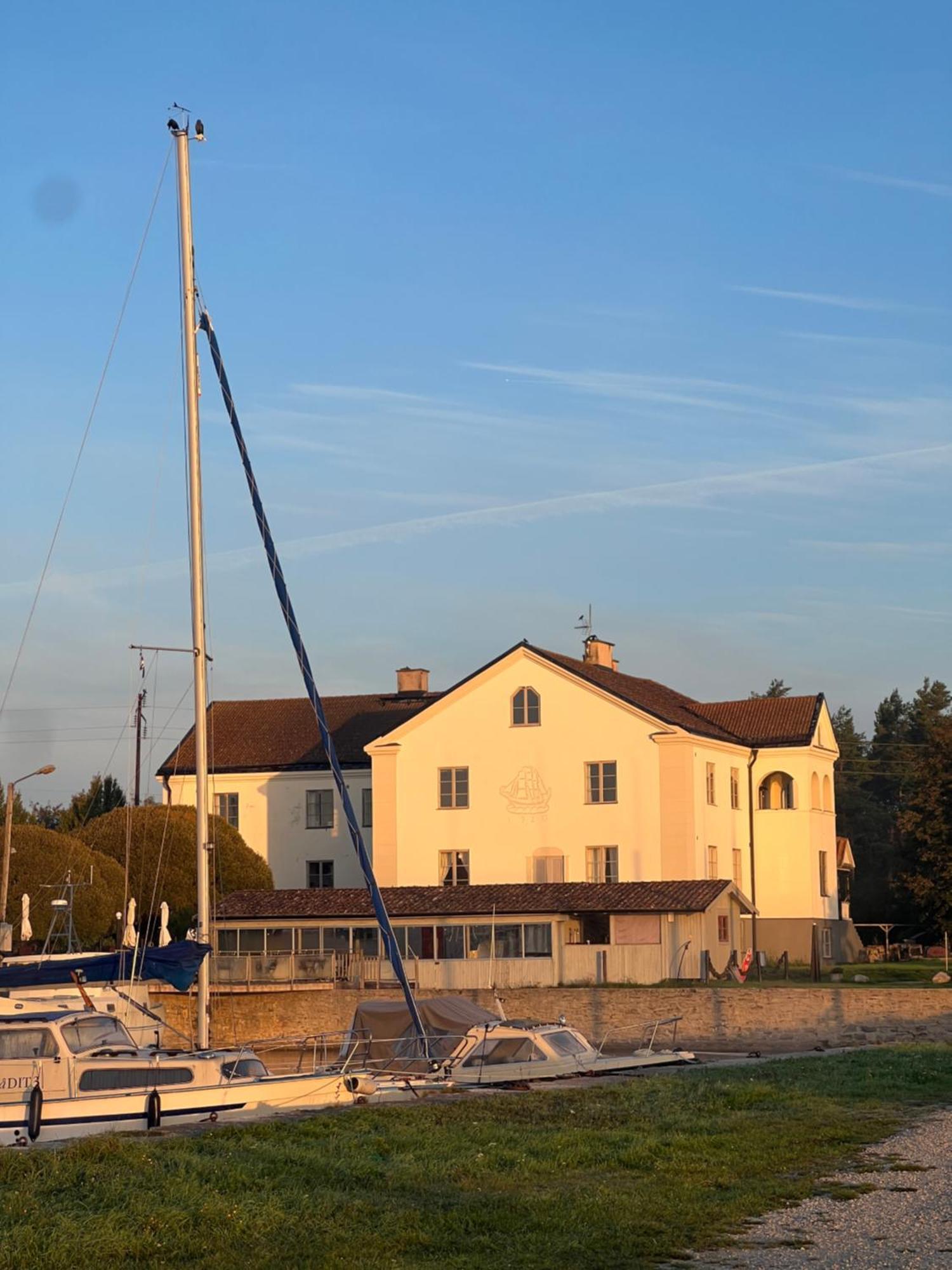 Valleviken Hotell Bagian luar foto