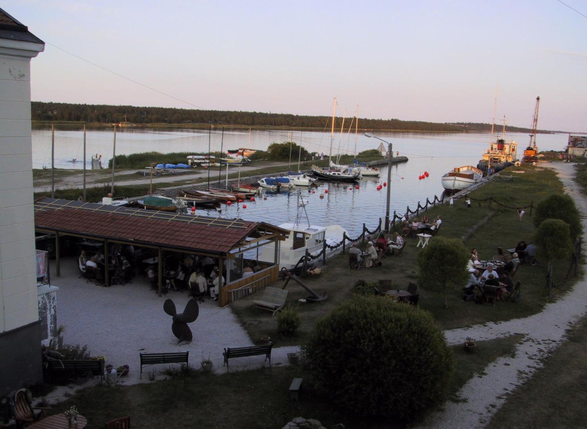 Valleviken Hotell Bagian luar foto